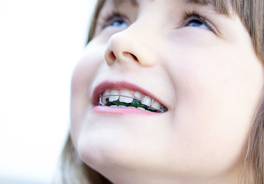 キレイな歯ならびは一生もの子どもだからこそ、真剣に治療します